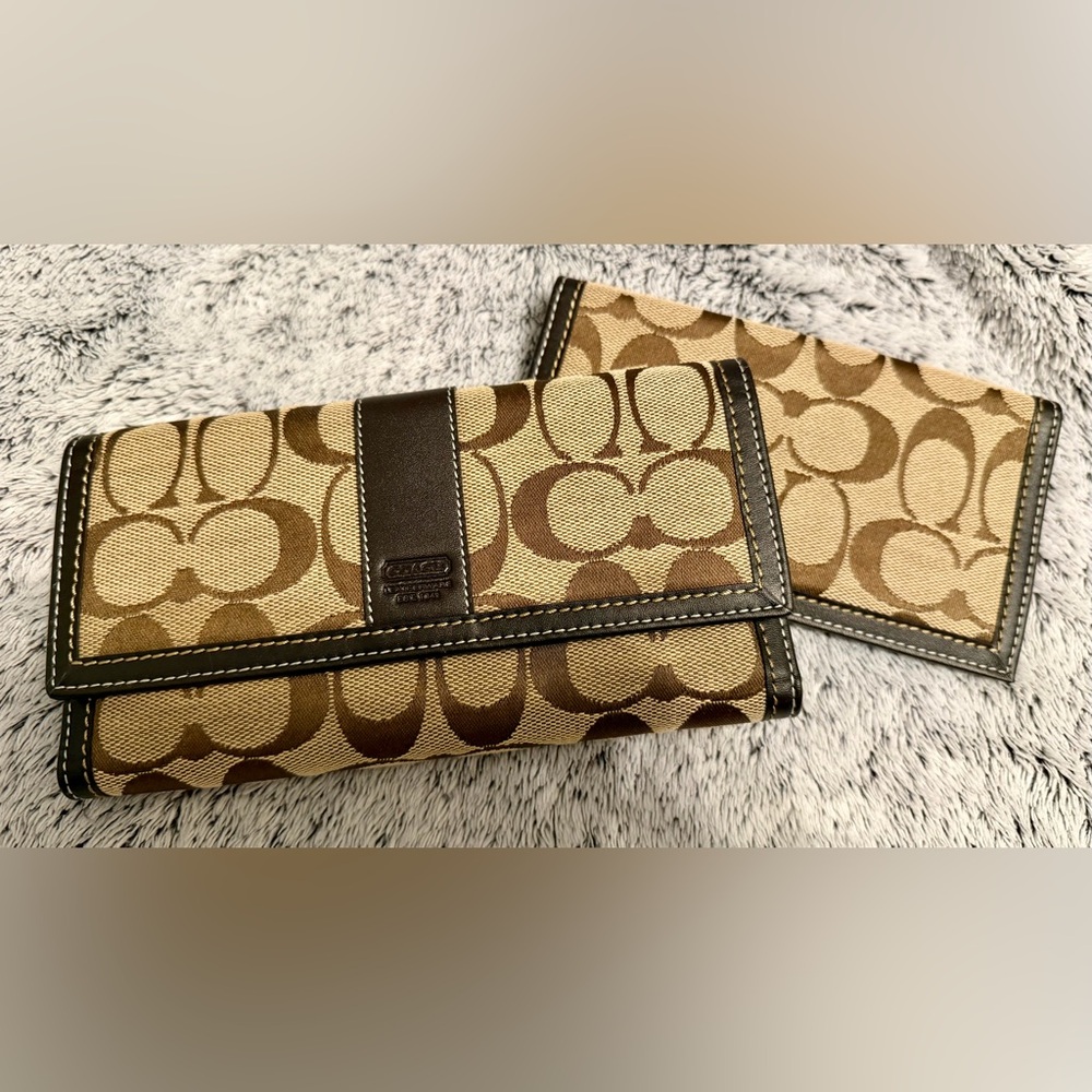NWT NIB Coach Signature Brown Wallet with Checkbook